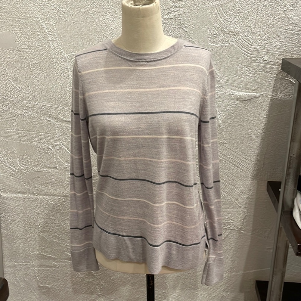 BANANA REPUBLIC STRIPE CREWNECK SWEATER
